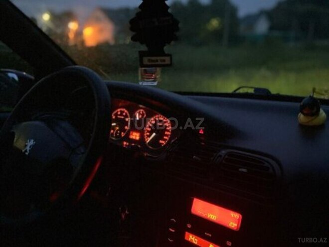 Peugeot 406 2002, 300,000 km - 2.0 l - Bakı