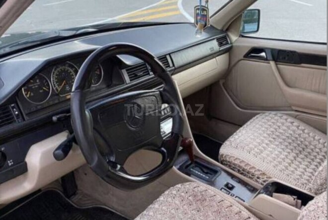 Mercedes E 300 1988, 500,000 km - 3.0 л - Sumqayıt