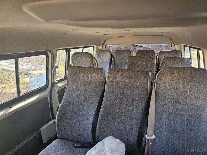 Toyota HiAce 2010, 300,000 km - 2.5 l - Bakı