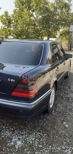 Mercedes C 220 2000, 342,120 km - 2.2 л - Bərdə