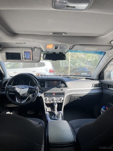 Hyundai Elantra 2019, 165,000 km - 2.0 l - Bakı