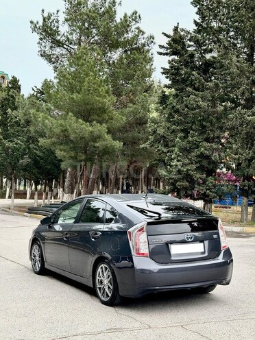 Toyota Prius 2014, 300,000 km - 1.8 л - Bakı