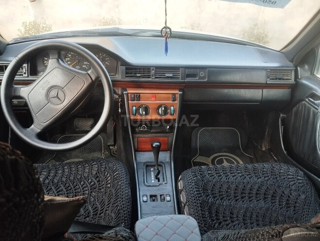 Mercedes E 300 1994, 700,000 km - 3.0 l - Füzuli