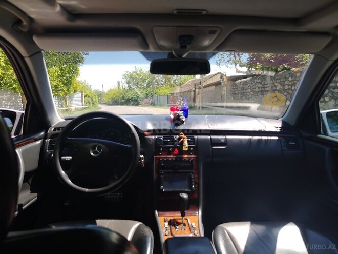 Mercedes E 240 2000, 296,467 km - 2.4 l - Bakı