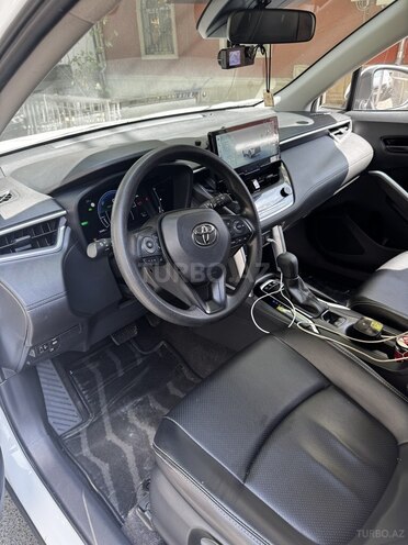 Toyota Corolla Cross 2024, 30,000 km - 2.0 l - Bakı
