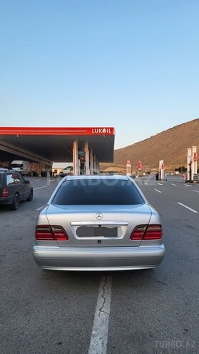 Mercedes E 240 1997, 260,000 km - 2.4 l - Bakı