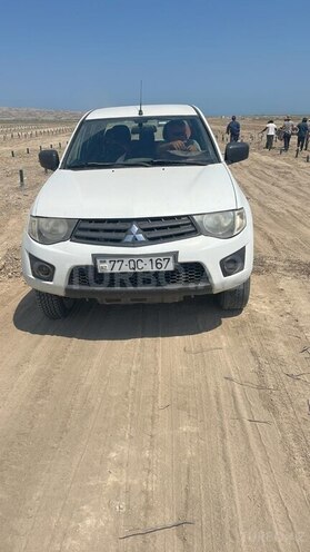 Mitsubishi L200 2015, 338,253 km - 2.5 л - Bakı