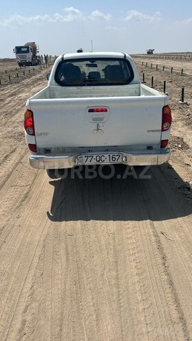 Mitsubishi L200 2015, 338,253 km - 2.5 л - Bakı