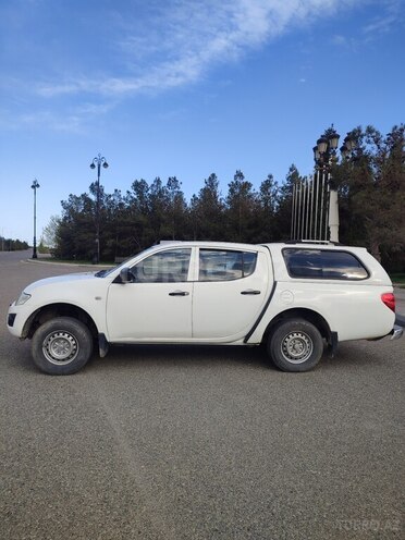 Mitsubishi L200 2015, 338,253 km - 2.5 л - Bakı