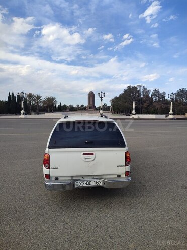 Mitsubishi L200 2015, 338,253 km - 2.5 л - Bakı