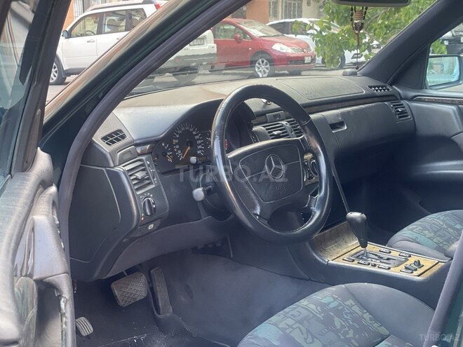 Mercedes E 240 1997, 317,466 km - 2.4 l - Bakı