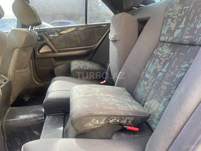 Mercedes E 240 1997, 317,466 km - 2.4 l - Bakı