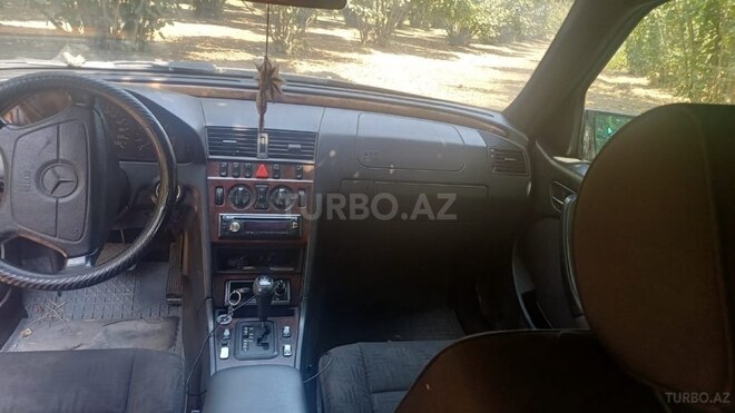 Mercedes C 250 1998, 591,000 km - 2.5 l - Qax