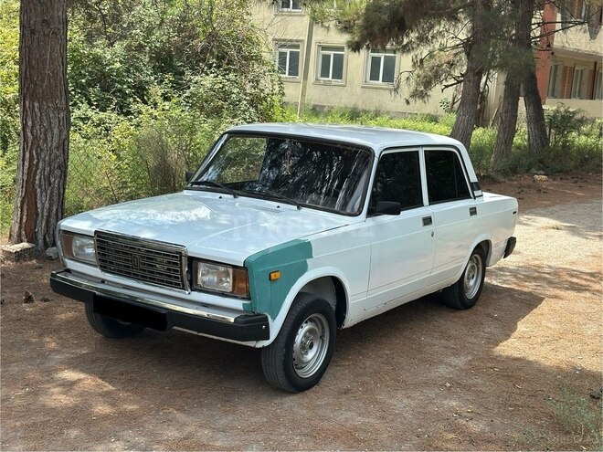 LADA (VAZ) 2107 2004, 150,000 km - 1.5 л - Salyan