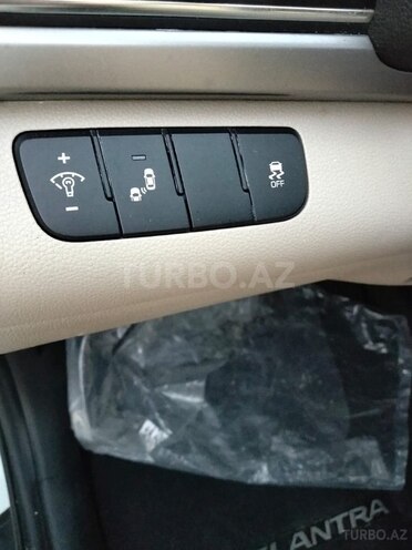 Hyundai Elantra 2018, 160,934 km - 2.0 l - Bakı