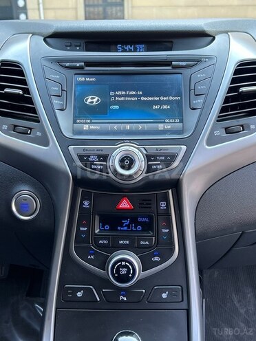 Hyundai Avante 2015, 181,000 km - 1.6 л - Bakı