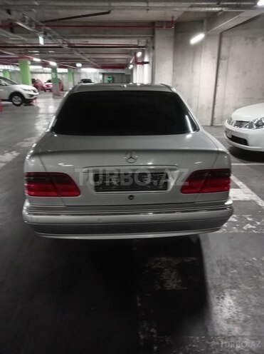 Mercedes E 320 2001, 357,000 km - 3.2 л - Bakı