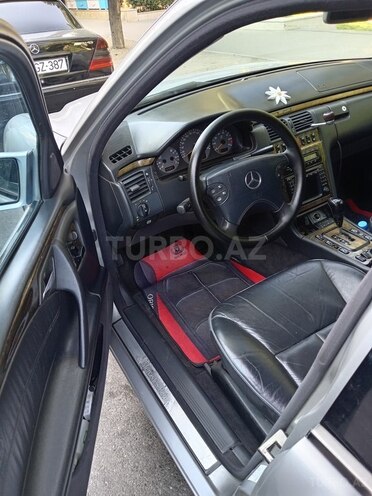 Mercedes E 320 2001, 357,000 km - 3.2 л - Bakı