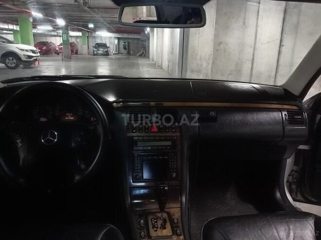 Mercedes E 320 2001, 357,000 km - 3.2 л - Bakı