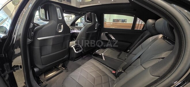 BMW 740 2025, 0 km - 3.0 l - Babək