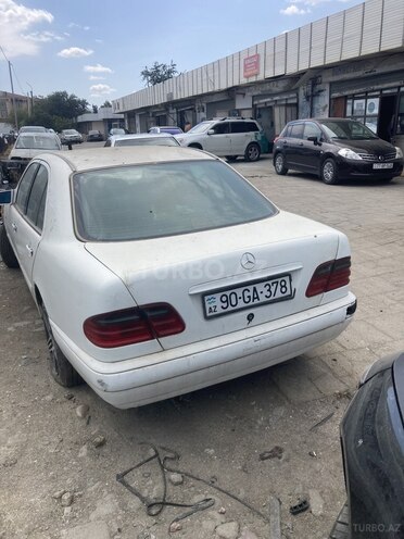 Mercedes E 230 1998, 200,000 km - 2.3 l - Sumqayıt