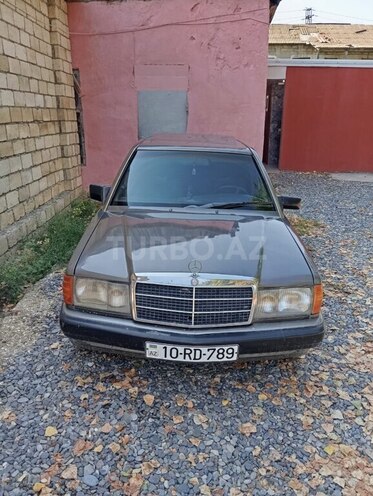Mercedes 190 1990, 390,000 km - 2.0 л - Salyan