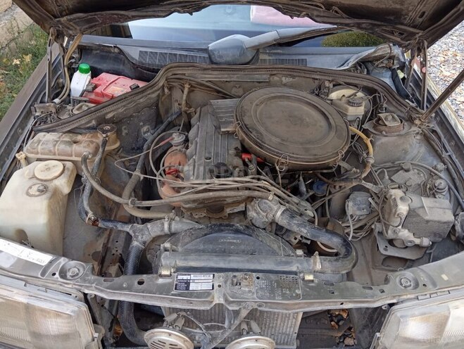 Mercedes 190 1990, 390,000 km - 2.0 л - Salyan
