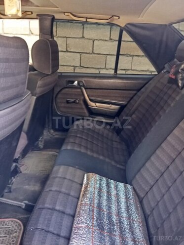 Mercedes 190 1990, 390,000 km - 2.0 л - Salyan