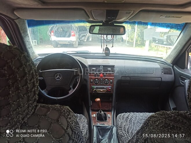 Mercedes C 200 1999, 328,000 km - 2.0 л - Füzuli