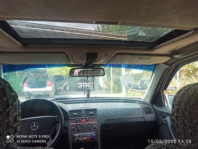 Mercedes C 200 1999, 328,000 km - 2.0 л - Füzuli