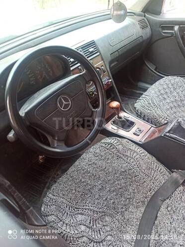 Mercedes C 200 1999, 328,000 km - 2.0 л - Füzuli