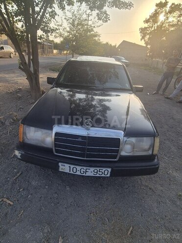 Mercedes E 260 1987, 482,803 km - 2.6 л - Salyan