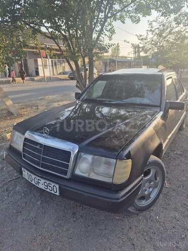 Mercedes E 260 1987, 482,803 km - 2.6 л - Salyan