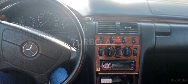 Mercedes E 230 1997, 640,000 km - 2.3 l - Bakı