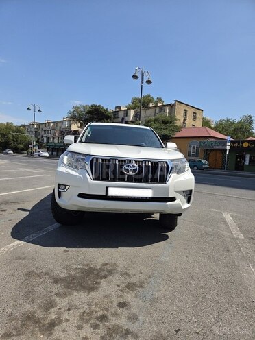 Toyota Land Cruiser Prado 2018, 235,000 km - 3.0 l - Bakı