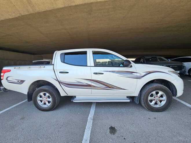Mitsubishi L200 2016, 212,451 km - 2.4 l - Bakı