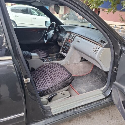Mercedes E 230 1995, 360,000 km - 2.3 l - Gəncə