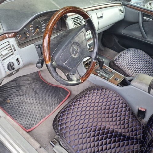 Mercedes E 230 1995, 360,000 km - 2.3 l - Gəncə