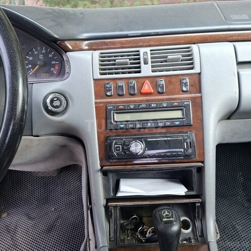 Mercedes E 230 1995, 360,000 km - 2.3 l - Gəncə