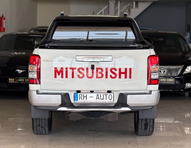 Mitsubishi L200 2023, 48,000 km - 2.4 l - Bakı