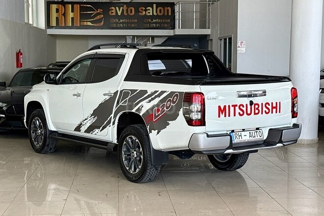 Mitsubishi L200 2023, 48,000 km - 2.4 l - Bakı