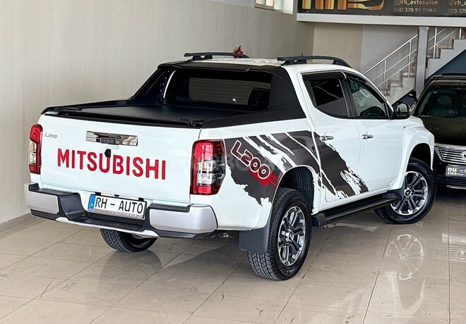 Mitsubishi L200 2023, 48,000 km - 2.4 l - Bakı