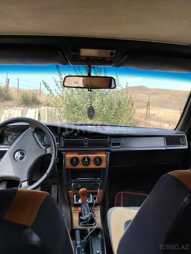 Mercedes 190 1991, 300,251 km - 2.0 л - Yardımlı