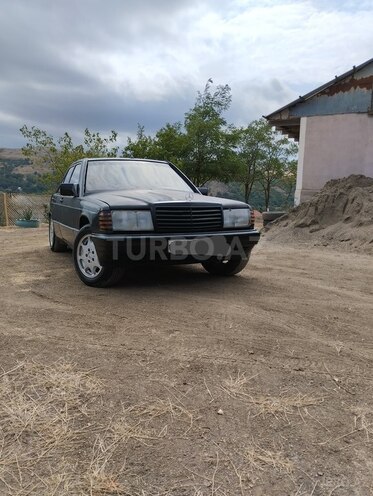Mercedes 190 1991, 300,251 km - 2.0 л - Yardımlı