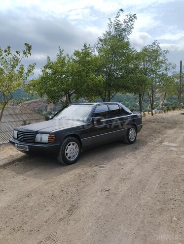 Mercedes 190 1991, 300,251 km - 2.0 л - Yardımlı