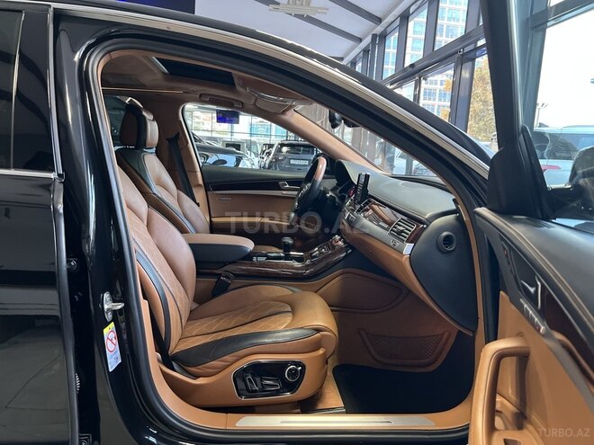 Audi A8-11