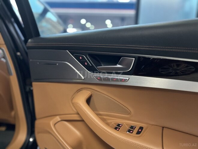 Audi A8-13
