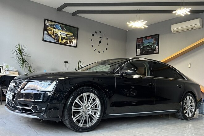 Audi A8-3