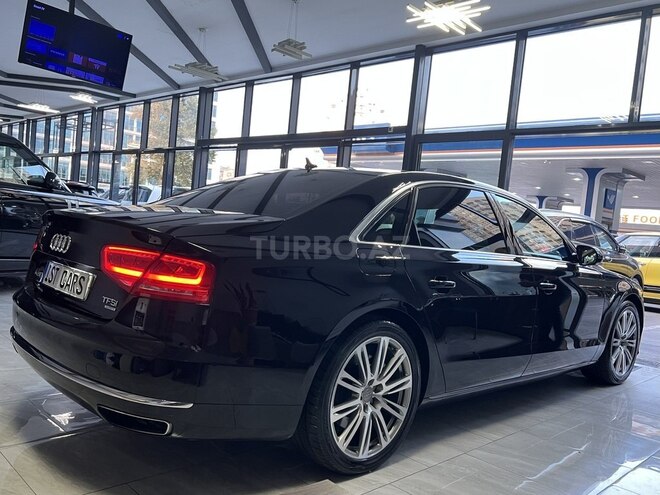 Audi A8-9