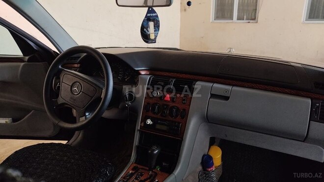 Mercedes E 240 1999, 350,000 km - 2.4 l - Bakı
